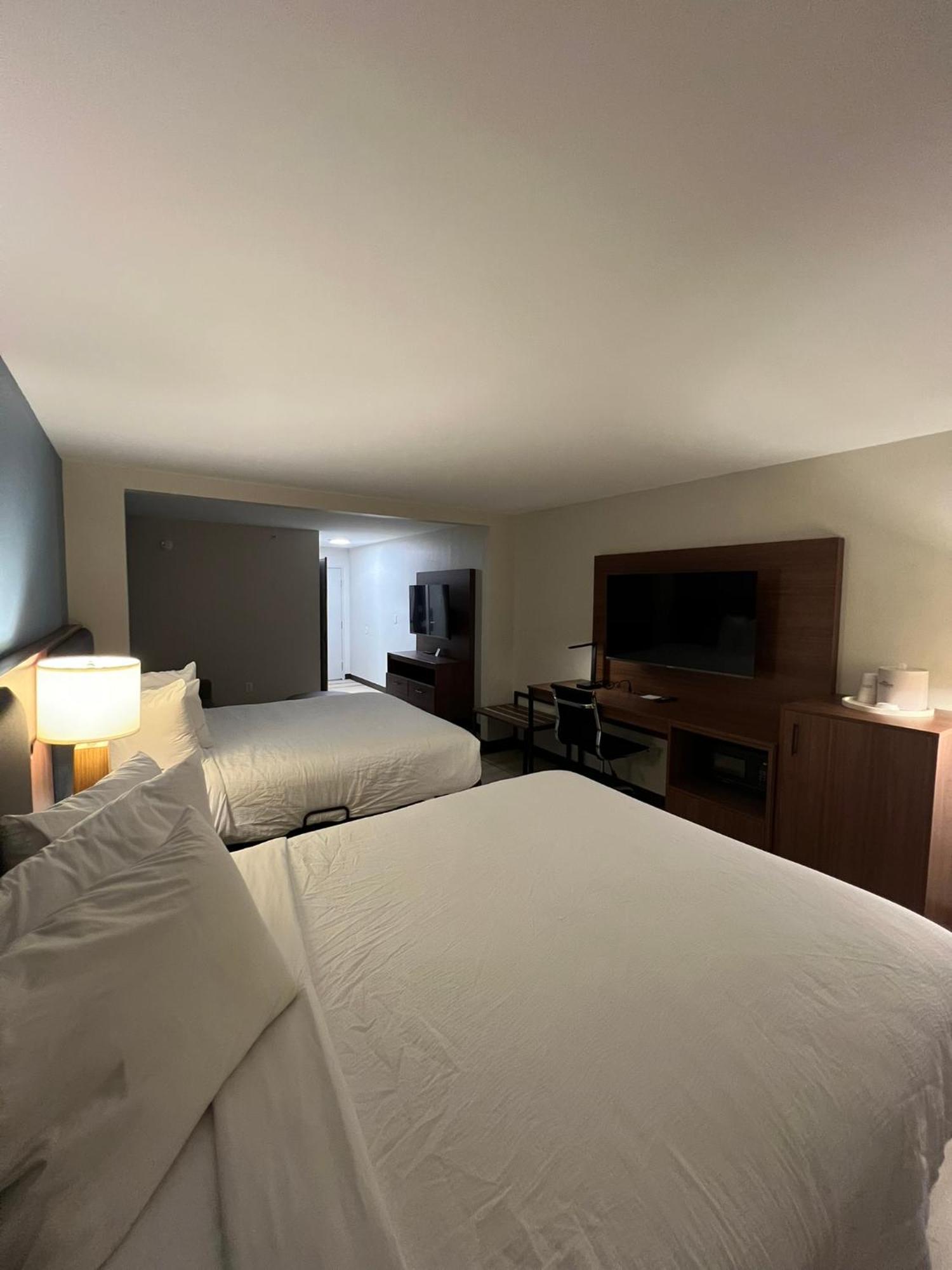Wingate By Wyndham Dublin Near Claytor Lake State Park Zewnętrze zdjęcie
