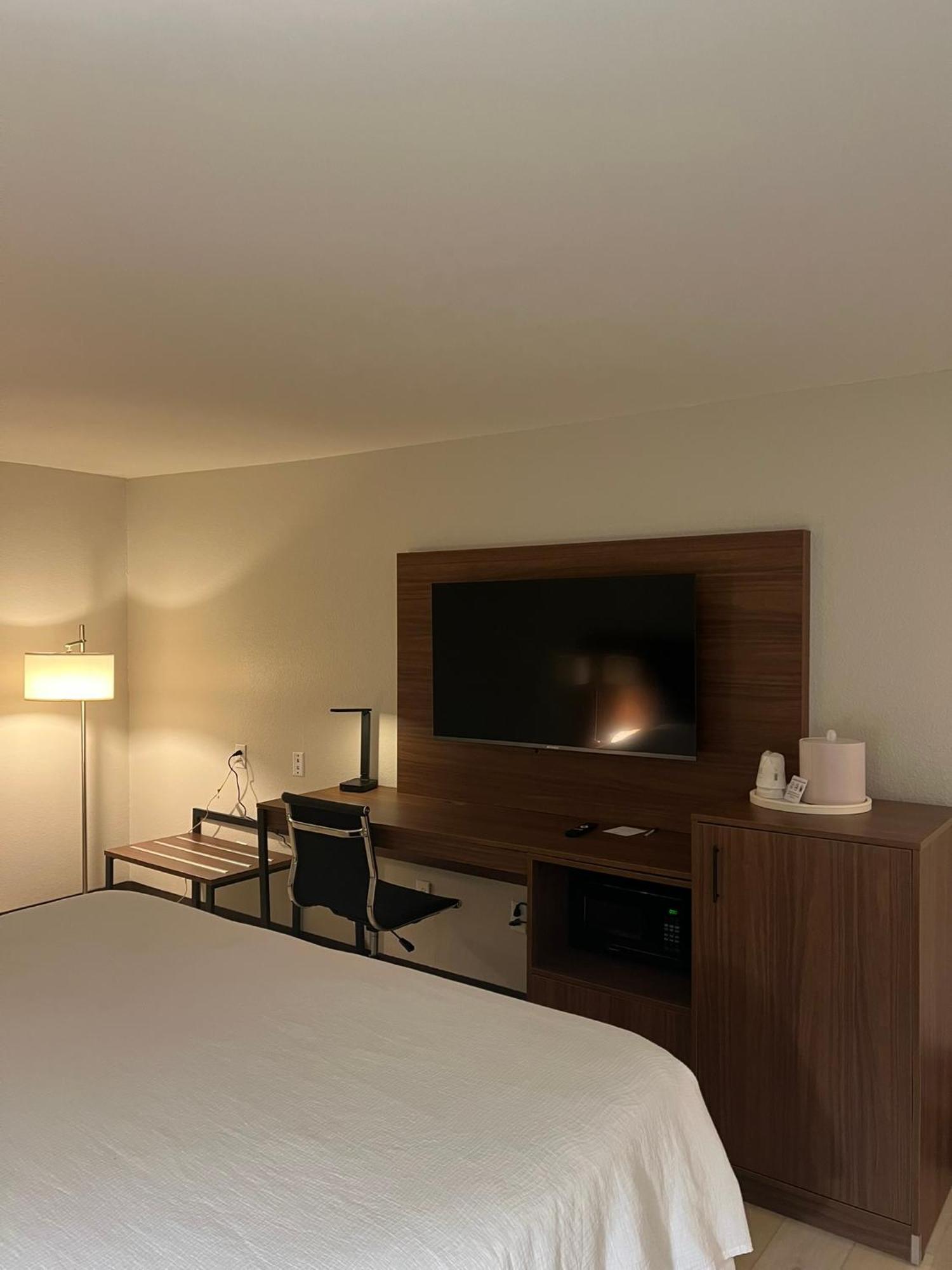 Wingate By Wyndham Dublin Near Claytor Lake State Park Zewnętrze zdjęcie