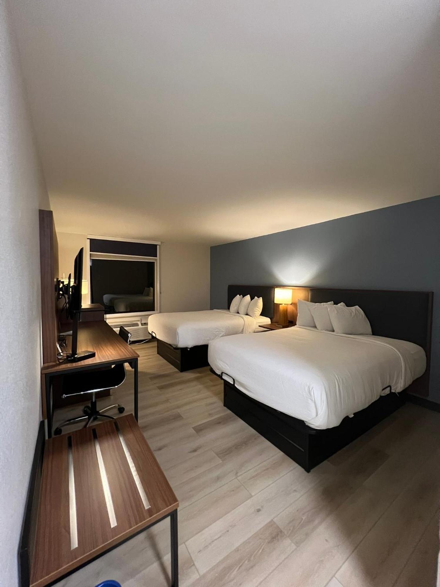 Wingate By Wyndham Dublin Near Claytor Lake State Park Zewnętrze zdjęcie